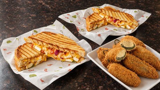 Desi Pizza Bites (5235 Cesar Chavez Boulevard)