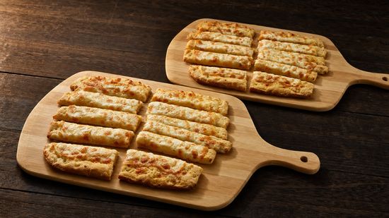 Pizza Twist (18649 Devonshire St)