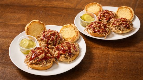 Lara's Smoky Mexi-que (Universal City)