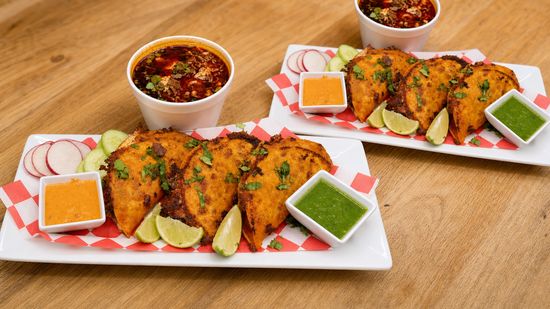 La Catrachita Food Truck (Vine St)