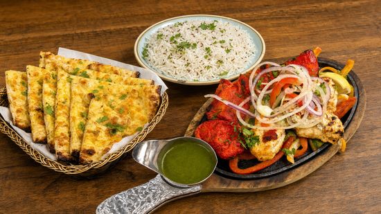 Delhi 6 Indian Bistro