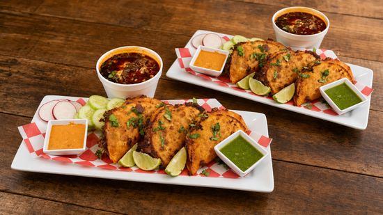 La Catrachita Taqueria (N Franklin St)