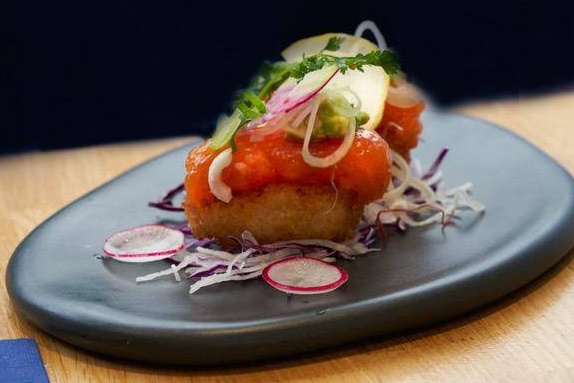 Assiette sushi spicy saumon