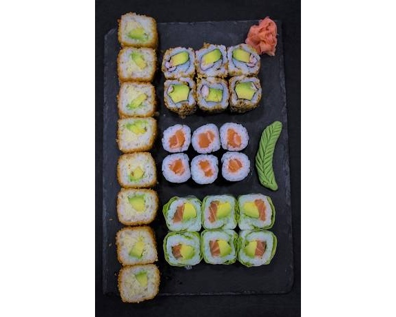 Formule 11 (6 Frieds Rolls poulet mayo/Avocat+ 6 Verdi Saumon/Avocat/Menthe+ 6 Maki Saumon + 6 Crispy crevettes samouraï/Avocat)