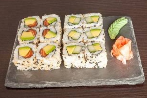 Formule 1 (6 California Saumon/Avocat + 6 California Concombre/Avocat)