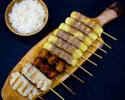Formule 14( 6 Yakitori boeuf/Fromage+ 2 Yakitori boulettes de poulet+ 2 Yakitori Blanc de poulet+ 1 Riz nature)