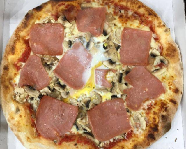 Pizza Reine 🍕🍅🍄🧀