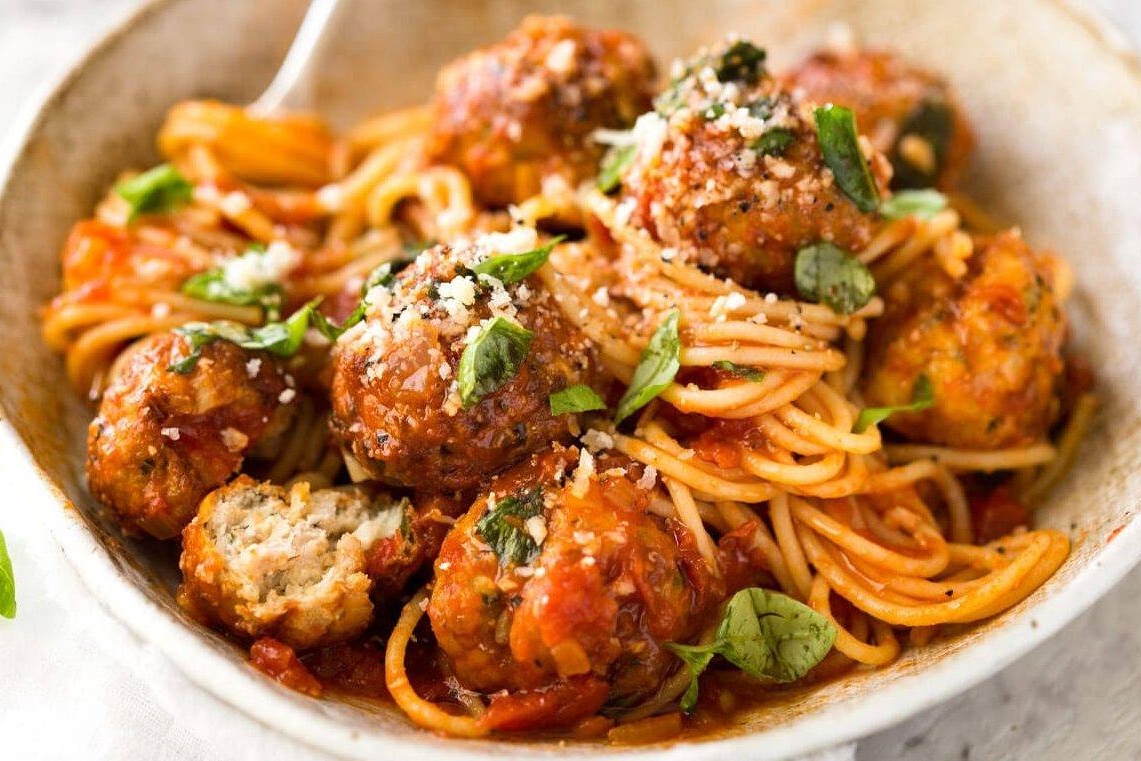 Pasta boulettes de bœuf à l'italienne.