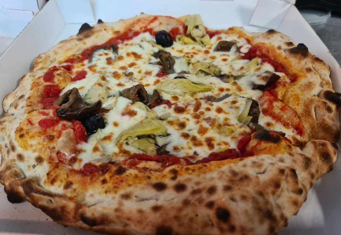 Pizza capriciosa