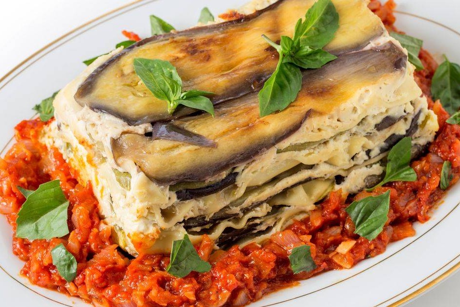 Lasagne végétarienne avec des aubergines