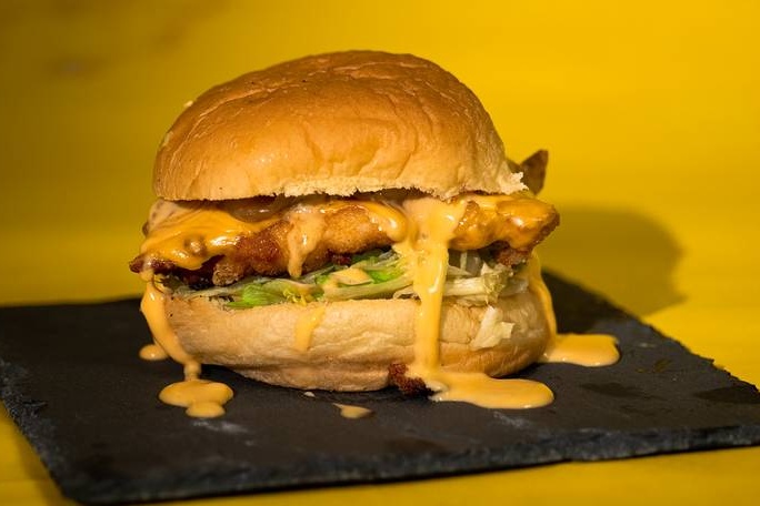 Smitty's Chicken 🍔🧀🥬🧅