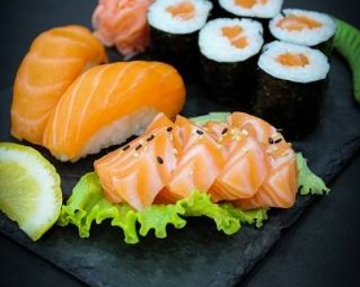 Formule 2 (6 Maki Saumon + 4 Sashimi Saumon + 2 Sushi Saumon)