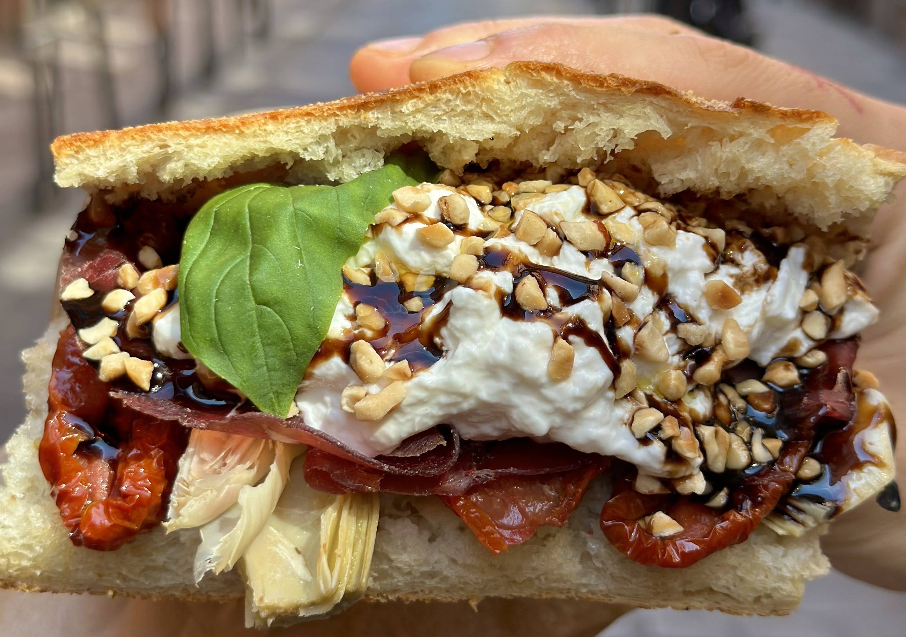 Focaccia Mamma Mia! 🍅🧀🌰