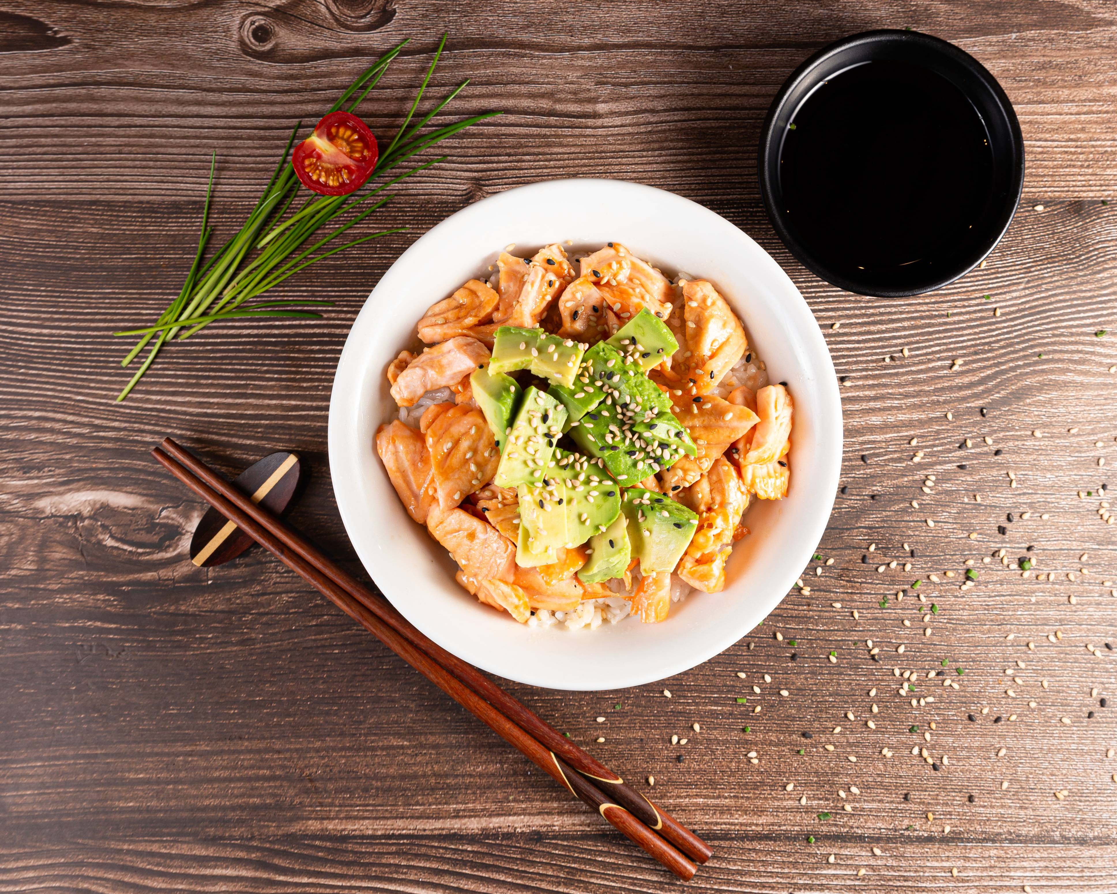 RIZ TARTARES  Saumon cuit/ Avocat