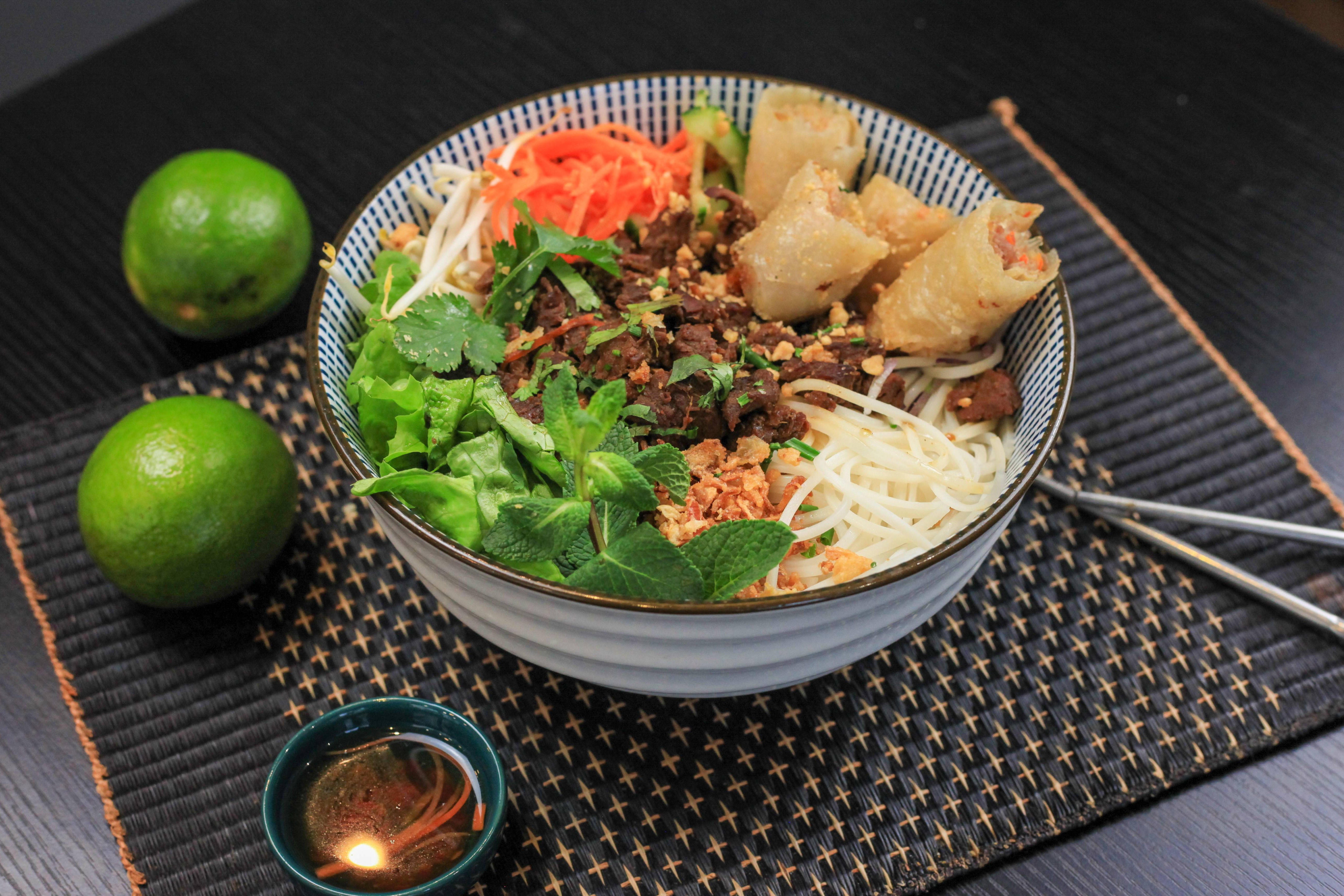 Bo Bun au choix (poulet, tofu grillé, crevettes, bœuf)