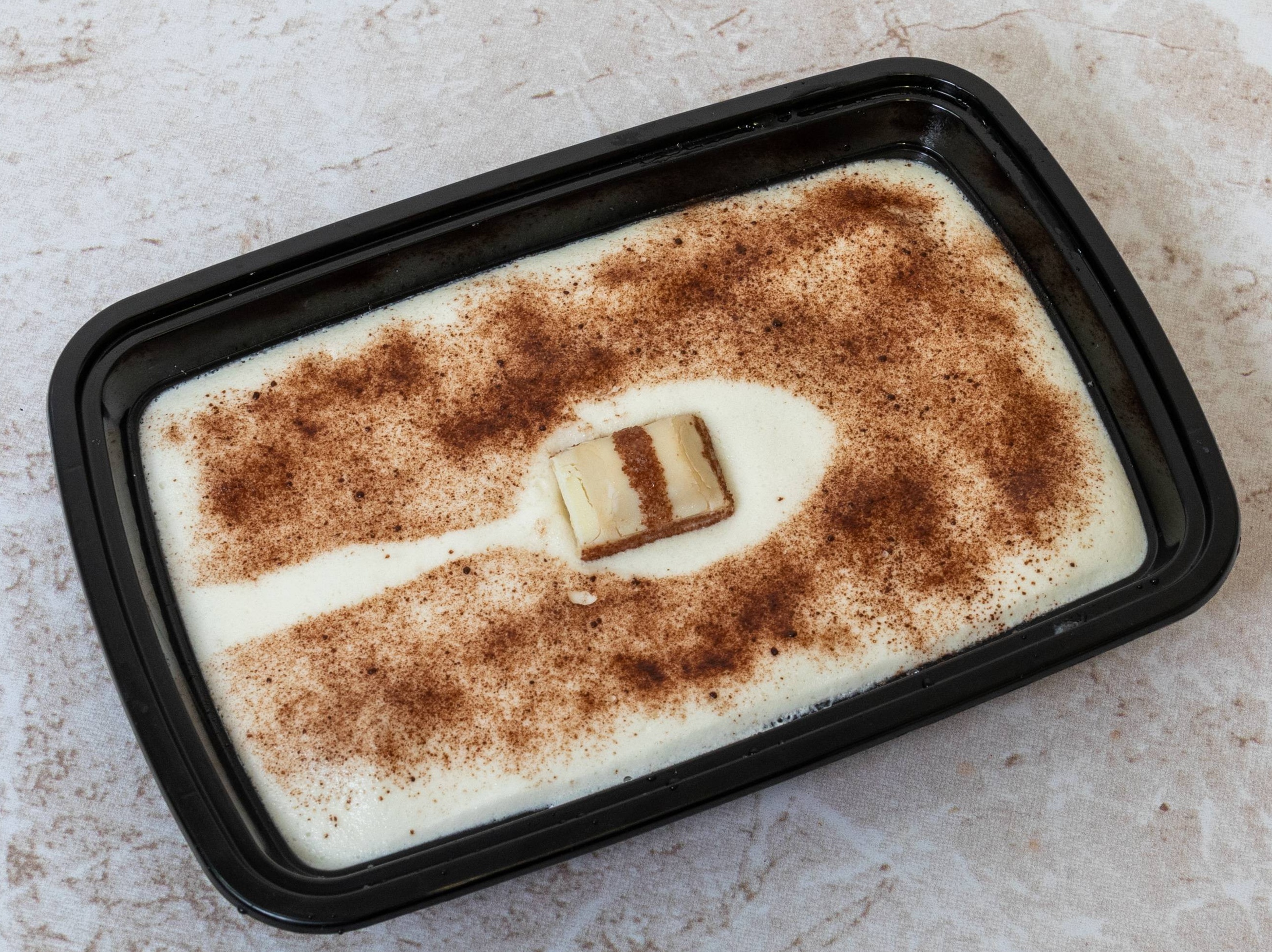 Tiramisu Kinder Bueno white