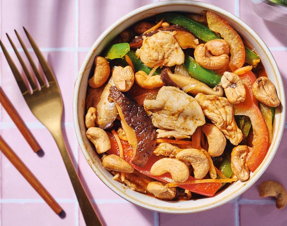 🍗Poulet Sauté  Noix De Cajoux🍗 - kaï pad mamuang. Servi avec du riz (plats)