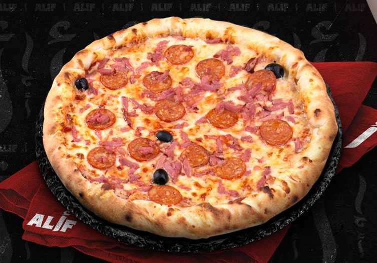 Pizza Charcutière