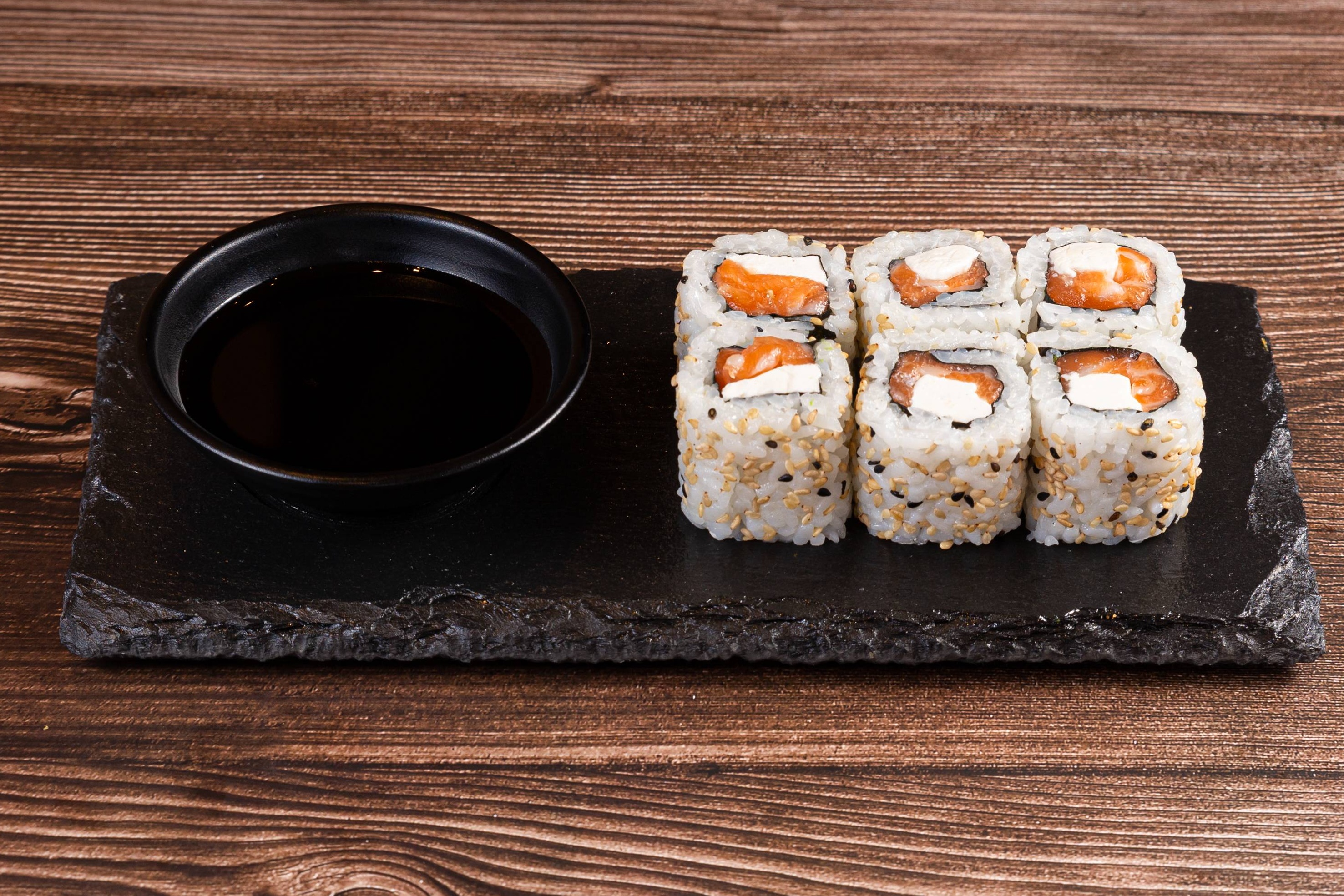 CALIFORNIA ROLL'S  Saumon Cheese