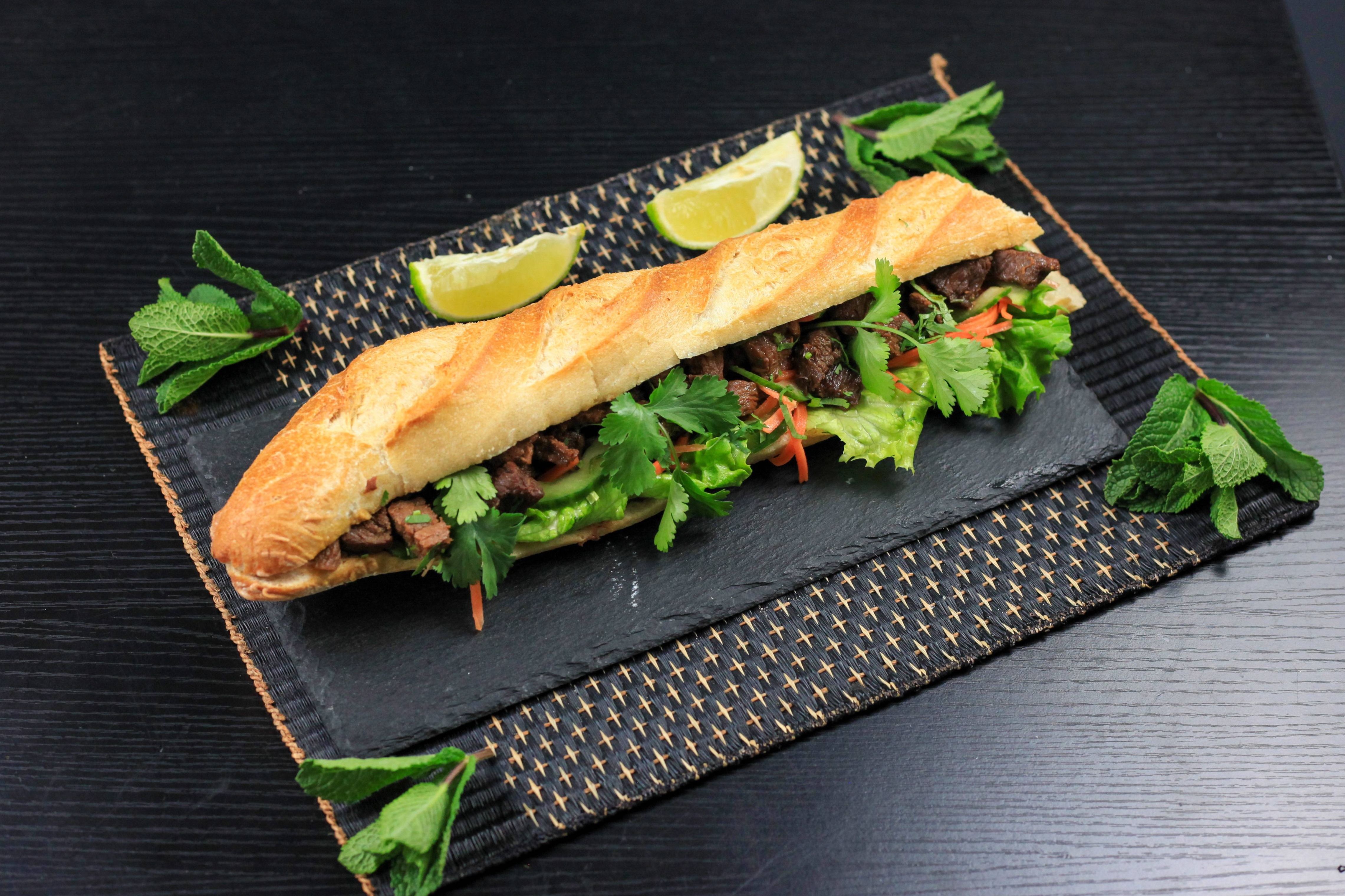Banh mi (poulet, vegan, bœuf au choix)