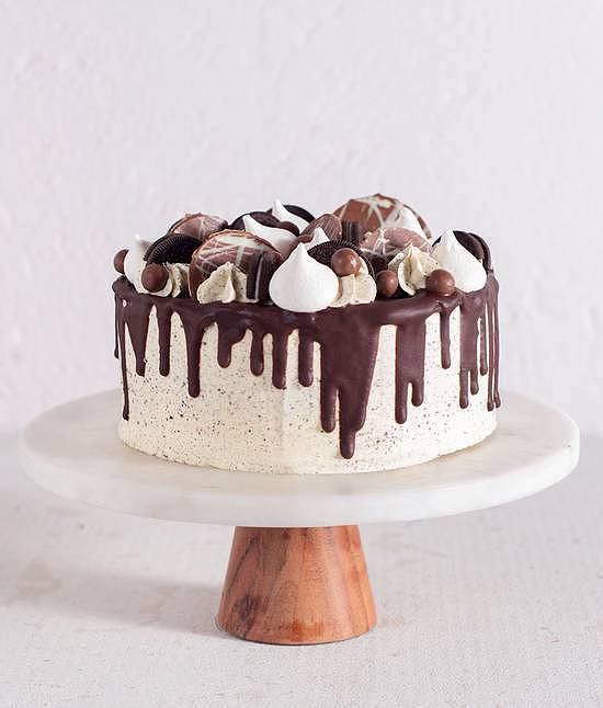 Cookies and Cream Ice Cream Cake