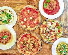 Aumm Aumm Pizzeria and Wine Bar