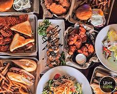 Underdogs Burgers, Brews & Games