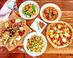 Tiramisù Pizzeria & Trattoria