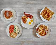 Elly's (Mundelein)