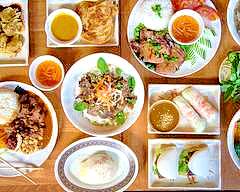 Le's Pho Tai