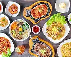 Kusinera sa Tindahan Pinoy (15 E Lewelling Blvd)