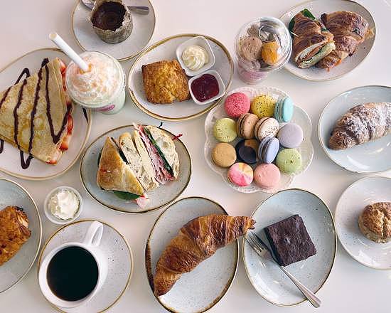 Quelque Chose Pâtisserie