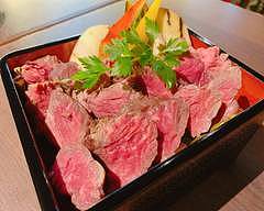牛ハラミステーキ&ローストビーフ専門店 ( LUXURY STAND MILAS BAR＆CAFÉ )