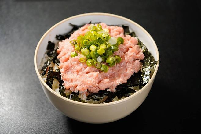 ねぎまぐろページ 本鮪と自家製醤油】ネギトロChampion 元町店のデリバリー