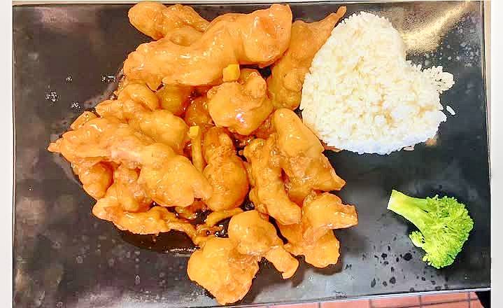 Xiao Ling'S Kitchen: Irresistible Recipes to Savor Today