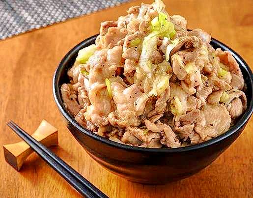 豚丼盛りさん、 激盛り豚丼 メガトン 水前寺店の出前・宅配・テイクアウト