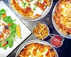 St Louis Pizza & Wings (Bayless)