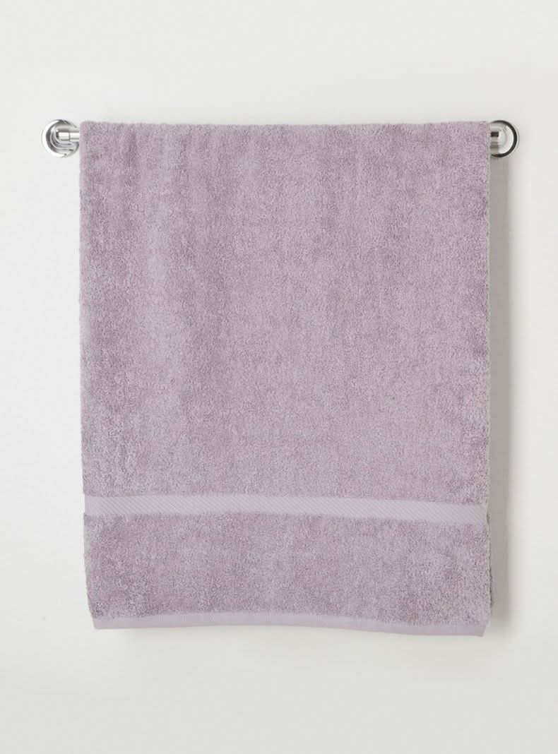 Lourdes · Toalla de baño malva