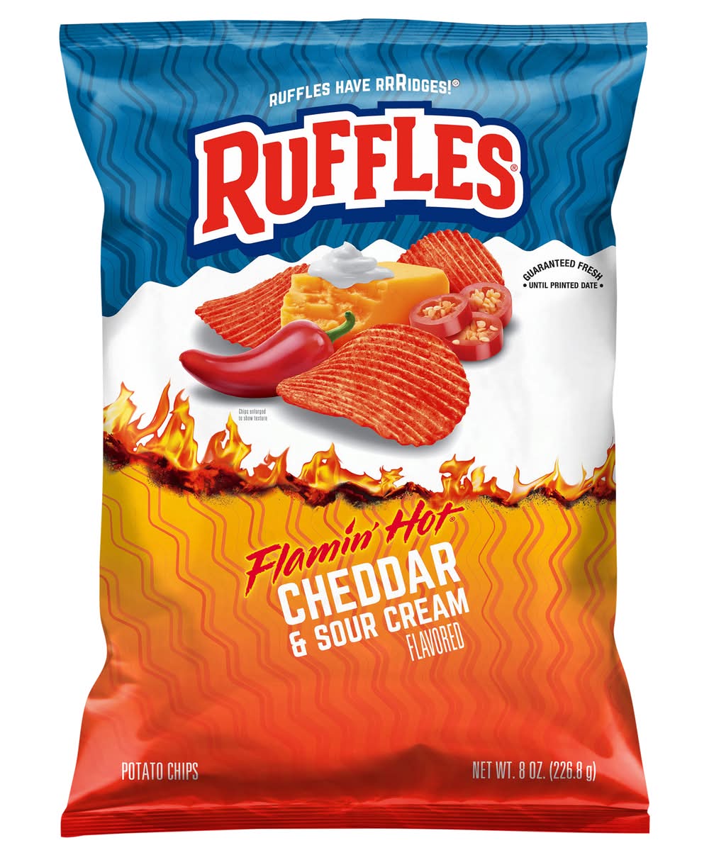 Ruffles Flamin' Hot Potato Chips, Cheddar & Sour Cream (8 oz)