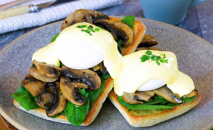 Eggs Benedict with Mushrooms