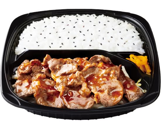 肉Ｗ盛り牛みすじカットステーキ弁当～オニオン醤油ソース～ Double-portion beef top blade steak bento with onion soy sauce