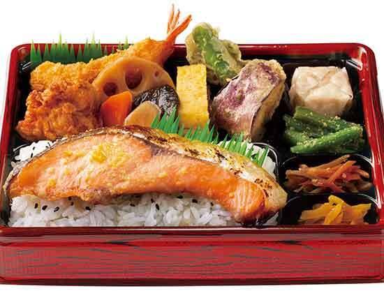 鮭西京焼きの彩り幕の内弁当 Makunouchi, grilled Saikyo miso-marinated salmon box lunch