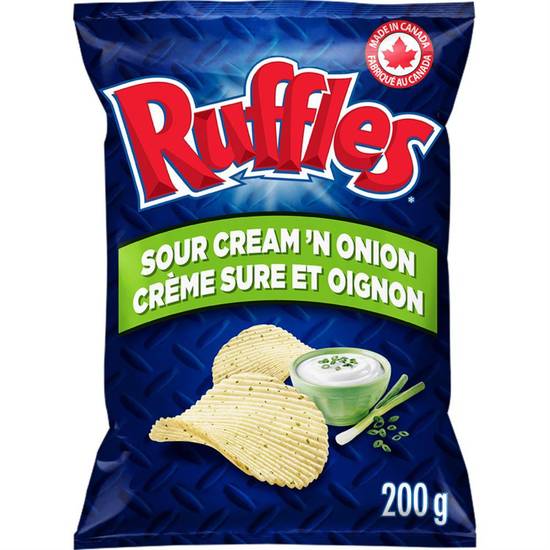 Ruffles Sour Cream and Onion Potato Chips (200 g)