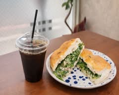 cafe &mart AKALA