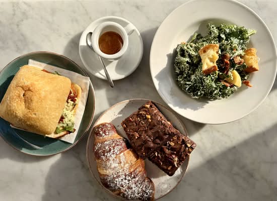 Cafè Di Bernardo (455 Avenue Viger O)