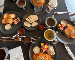 Demóstenes Desayunos y Comidas