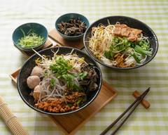 逢甲夜市 老臣子酸辣粉