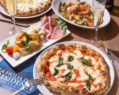 【薪窯で焼き上げる本格ナポリピッツァ】La Figlia del Presidente ふかや花園プレミアム・アウトレット店　La Figlia del Presidente Fukaya Hanazono Premium Outlets 
