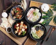 烏龍強 麵疙瘩 酸菜白肉鍋 中美店