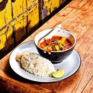 Panaeng Curry mit Tofu und Gemüse